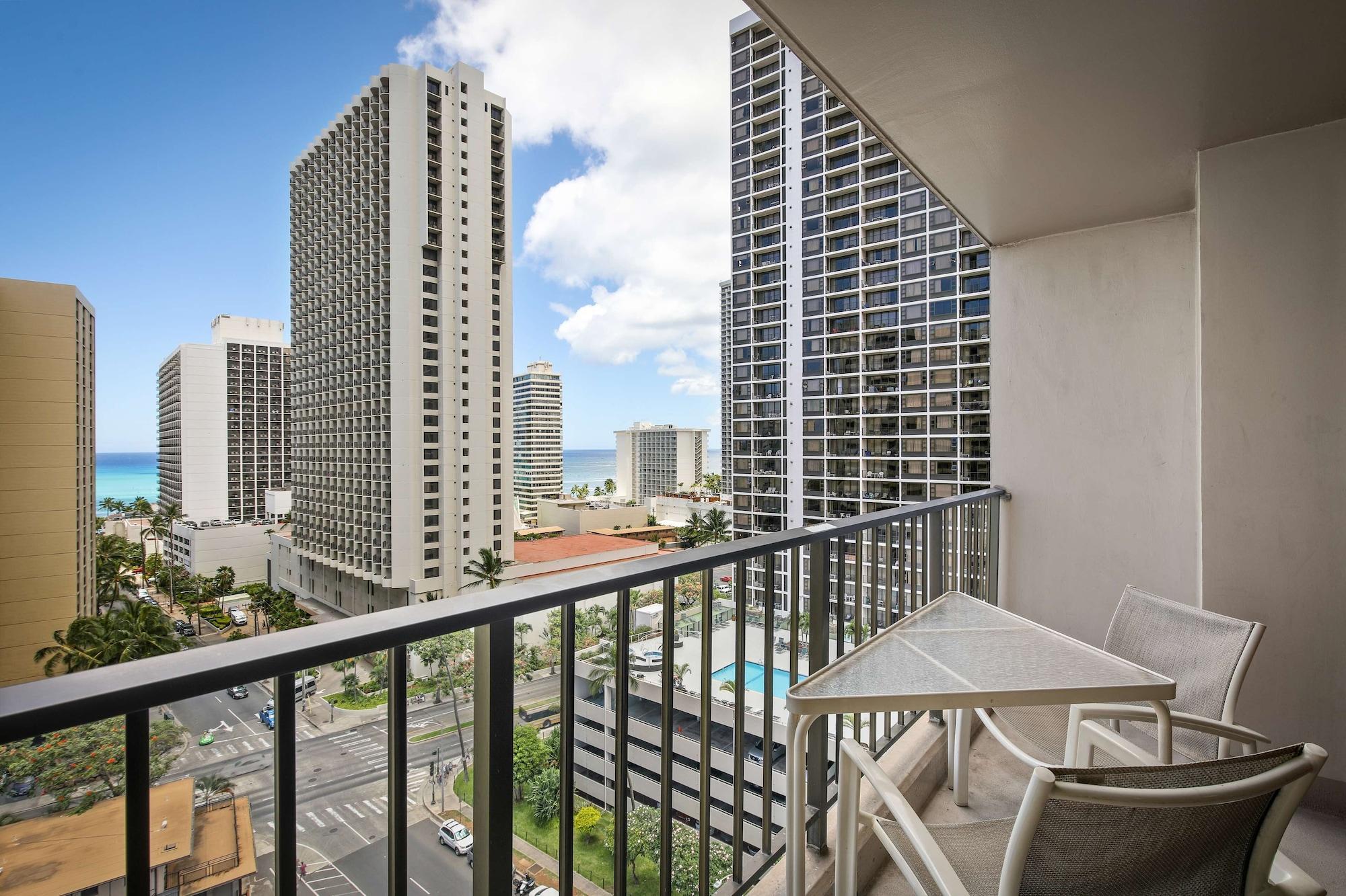 Appart hôtel Aston Waikiki Sunset 4*